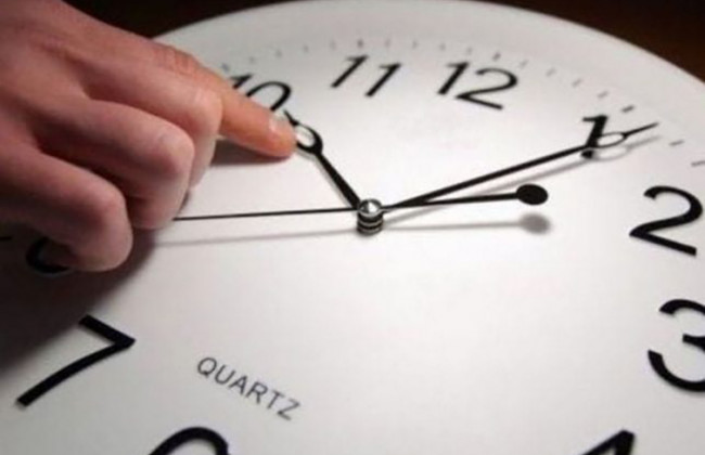 Когда переводить часы на зимнее время: назвали дату