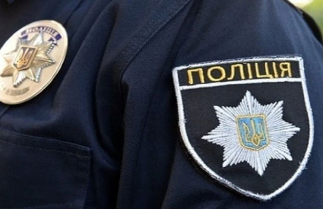 На Закарпатті жінка з хлопцем напала на копів: є подробиці