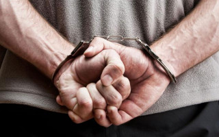 Наживалися на онкохворих: двох співробітників Національного інституту раку арештовано