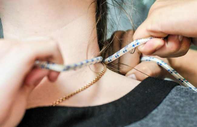 В Киеве обнаружили труп подростка: отец убил 16-летнюю дочь