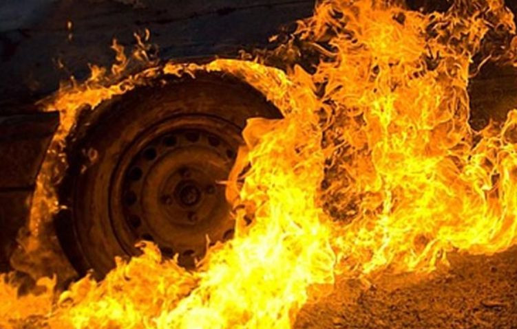 Трагедія на Тернопільщині: чоловік заживо згорів у вантажівці