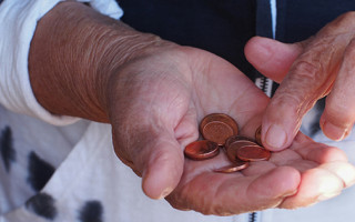 Накопительная пенсия: украинцам сообщили неприятную новость