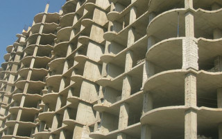 Погиб на руках врачей: во Львове ребенок сорвался с многоэтажки