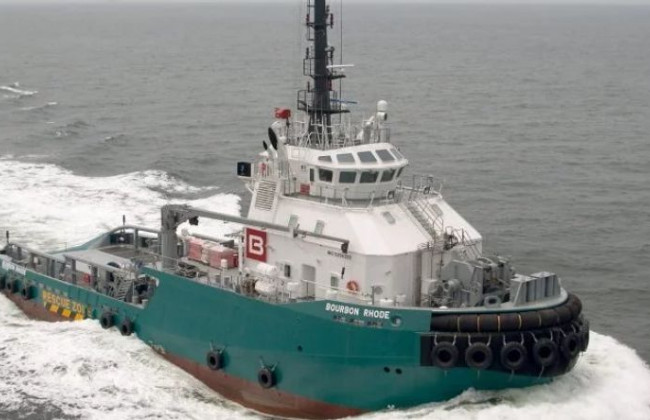 Двух украинцев спасли с затонувшего судна в Атлантическом океане