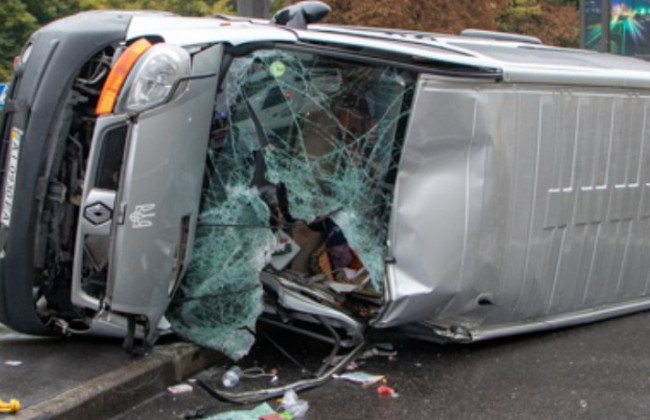 В Киеве произошло ДТП с переворотом: есть видео