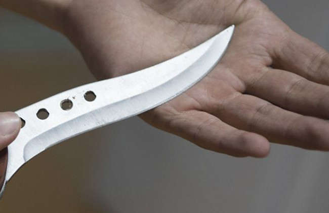 Под Киевом мужчина с ножом напал на людей возле АЗС