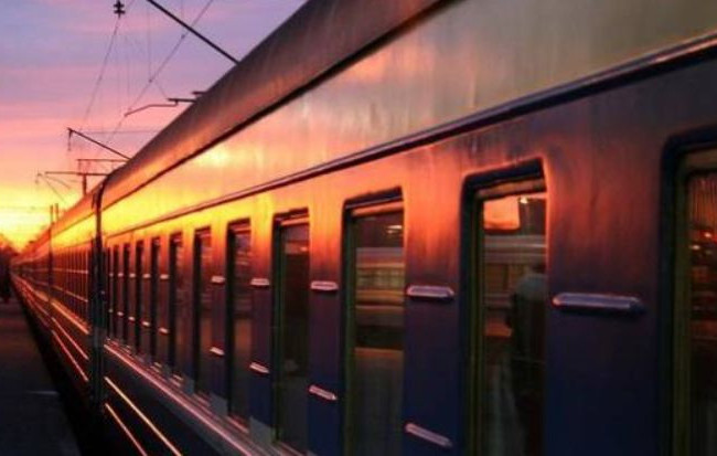 Погиб мгновенно: под Харьковом поезд сбил мужчину