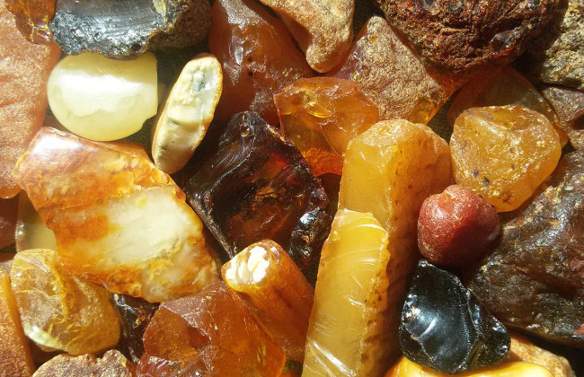 Кабінет міністрів ухвалив пакет проектів законів для впорядкування діяльності з видобутку бурштину