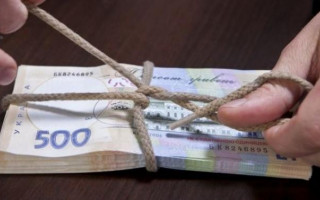 В Киеве чиновник райадминистрации погорел на взятке: подробности