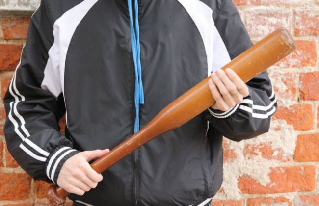 Бив битою: ДБР повідомило про підозру екс-поліцейському