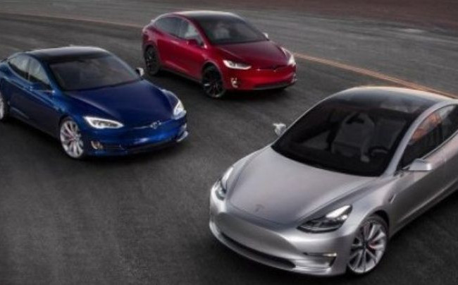 Tesla стала мультимедийным центром