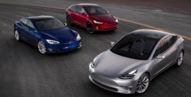 Tesla стала мультимедийным центром