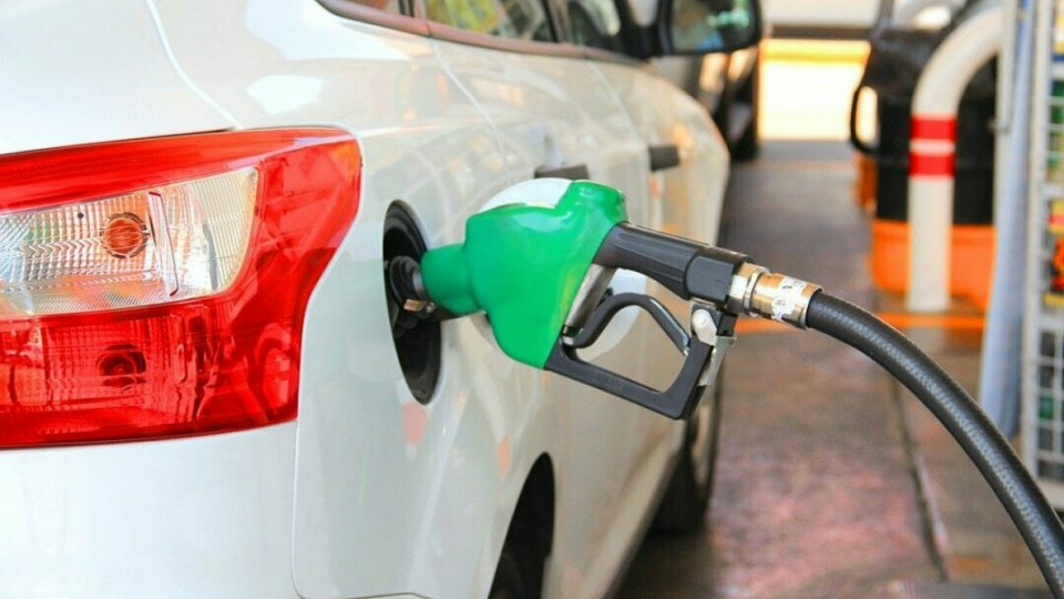 Цена на бензин в Украине: водителей обрадовали новостью
