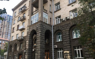 Намагався незаконно продати приміщення на Банковій: адвокату оголошено підозру