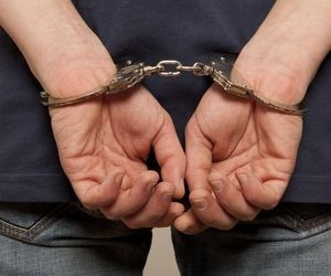 В Киеве дерзкий таксист ограбил пассажирку