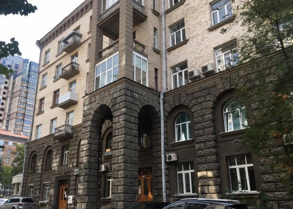 Намагався незаконно продати приміщення на Банковій: адвокату оголошено підозру