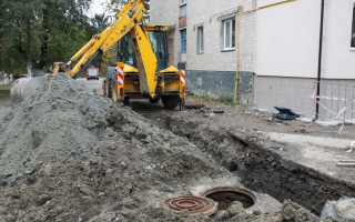 Мужчину живьем засыпало землей в Виннице