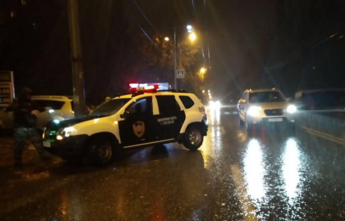У Харкові приватні охоронці на службовому авто збили пішохода