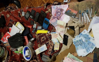 Сбывали опиум: в Кривом Роге разоблачили группу наркодилеров