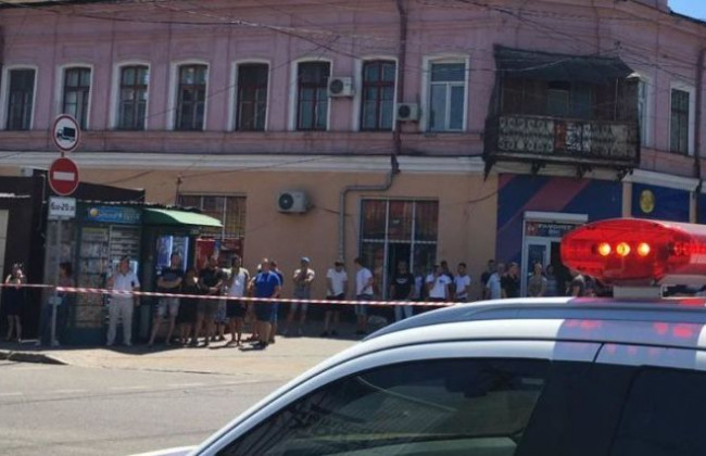 Захопив заручниць та вимагав мільйон доларів і вертоліт: у справі є нові деталі