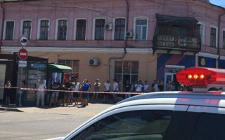 Захопив заручниць та вимагав мільйон доларів і вертоліт: у справі є нові деталі