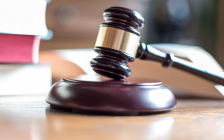 Ударили электрошокером и обокрали: в Харькове суд вынес приговор несовершеннолетним