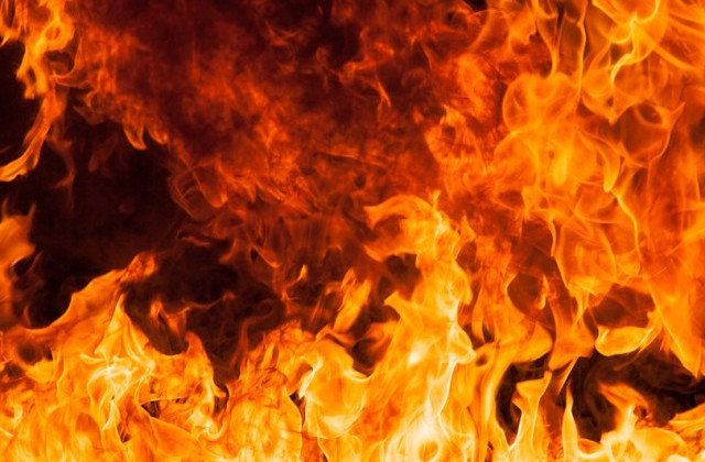 Курили в классе: в Днепре по вине учеников загорелась школа