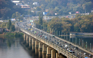 «Мінував» міст Патона: копи затримали киянина у власній квартирі
