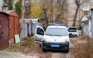 В Киеве мужчина сделал из гаража нарколабораторию и обложил ее гранатами