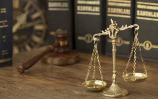 Суд в Латвії ухвалив рішення щодо конфіскації грошей екс-чиновників з України