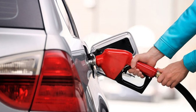 Скільки коштує заправити автівку на АЗС: актуальні ціни