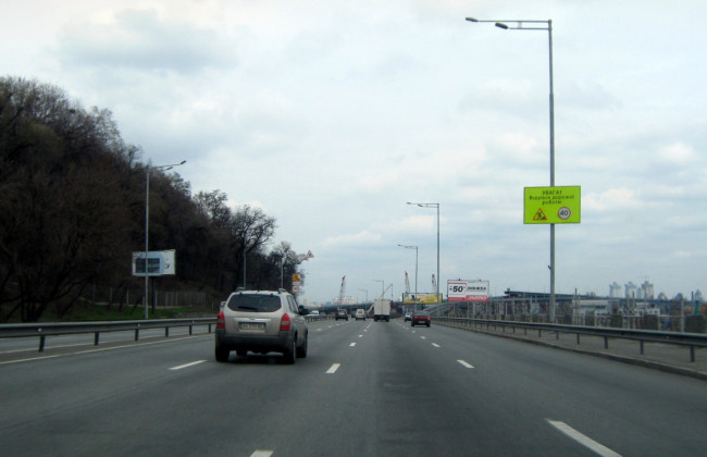 В Киеве ограничат движение на стратегическом шоссе: что нужно знать водителям