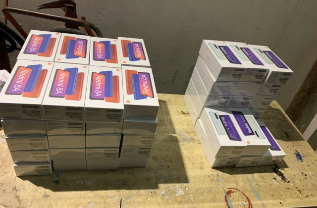 Житель Львовской области «зашил» контрабандные смартфоны в автомобиль: видео