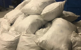 Изъяли брендовой одежды на 100 миллионов: в Киеве «накрыли» склады с контрабандой, фото