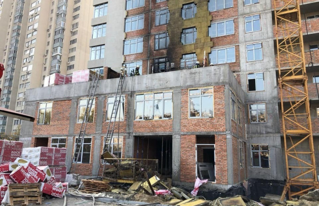 В Киеве вспыхнул масштабный пожар: подробности