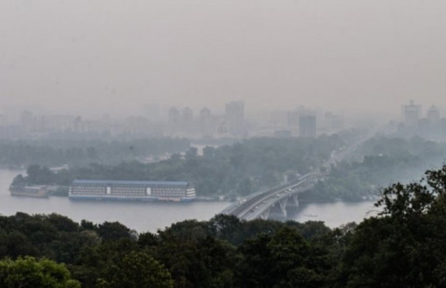 Рівень забруднення повітря у Києві сягнув апогею: що відбувається