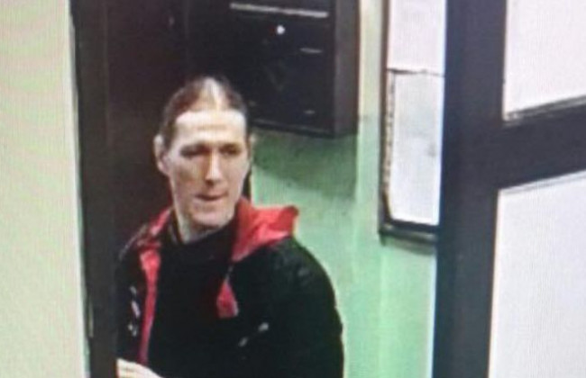 Приставал к детям: в столичную школу проник педофил