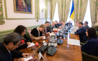 Андрій Богдан обговорив судову реформу з послами країн G7