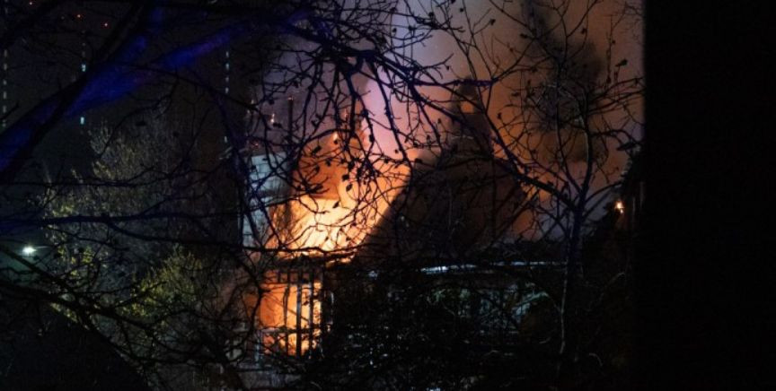 Мощный пожар разгорелся в Подольском районе Киева: все подробности