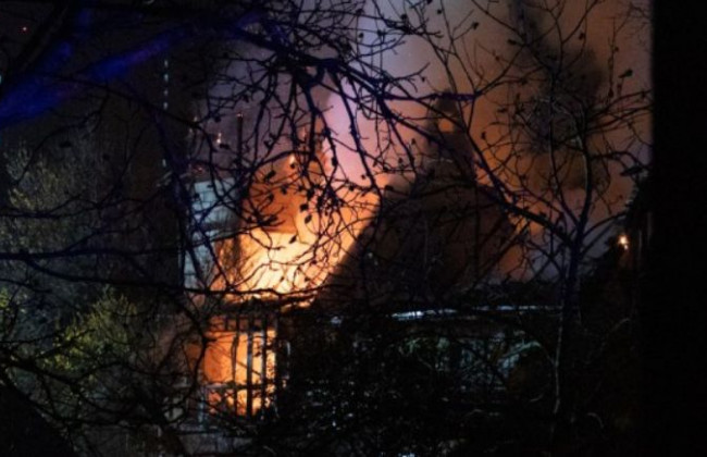 Мощный пожар разгорелся в Подольском районе Киева: все подробности