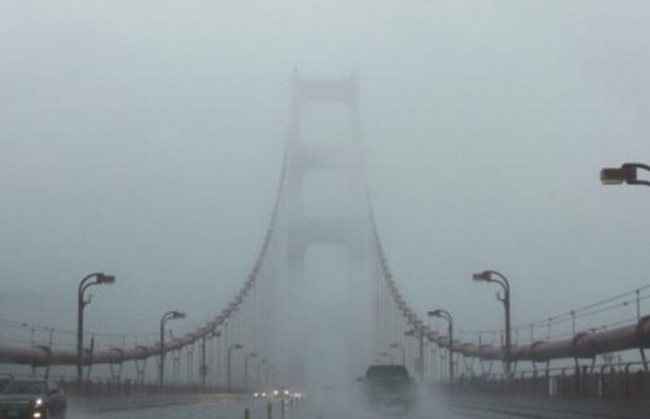 За ніч на Київщині через туман сталася велика кількість ДТП: є потерпілі