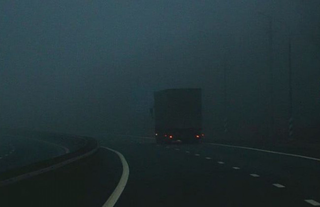 Поради водіям: як уникнути аварії під час туману