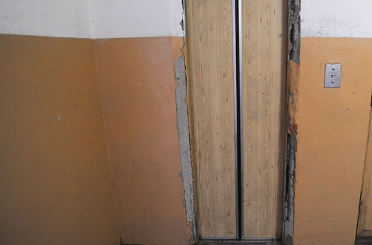 Трагедия в Киеве: во время ремонта лифта погиб мужчина