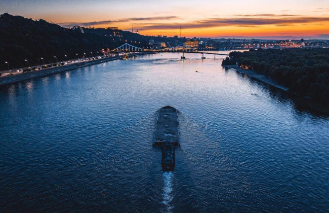 Розвиток річкової галузі України: на річці Дніпро розширять е-навігацію