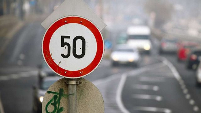 Зміни до ПДР: в Києві обмежать швидкість руху автомобілів