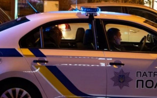 В центре Киева похитили ребенка: его положили в багажник автомобиля