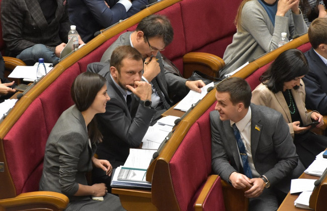 13 нардепів пропустили 90% голосувань Ради у жовтні: оприлюднено список