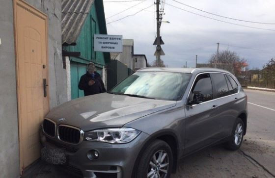 Водій BMW збив вагітну жінку і намагався втекти з місця злочину: деталі