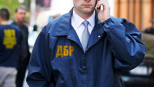 ДБР розслідує можливе перевищення службових повноважень патрульними у Маріуполі