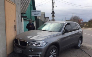 Водій BMW збив вагітну жінку і намагався втекти з місця злочину: деталі